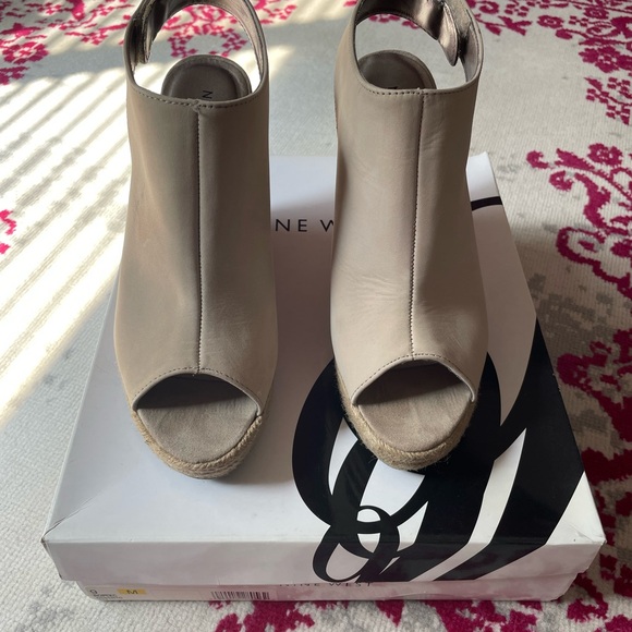 Nine West Women's Light Taupe Peep Toe Platform Wedges - Picture 1 of 10